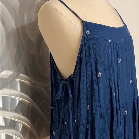 Universal Thread Top - Picture 3 of 6